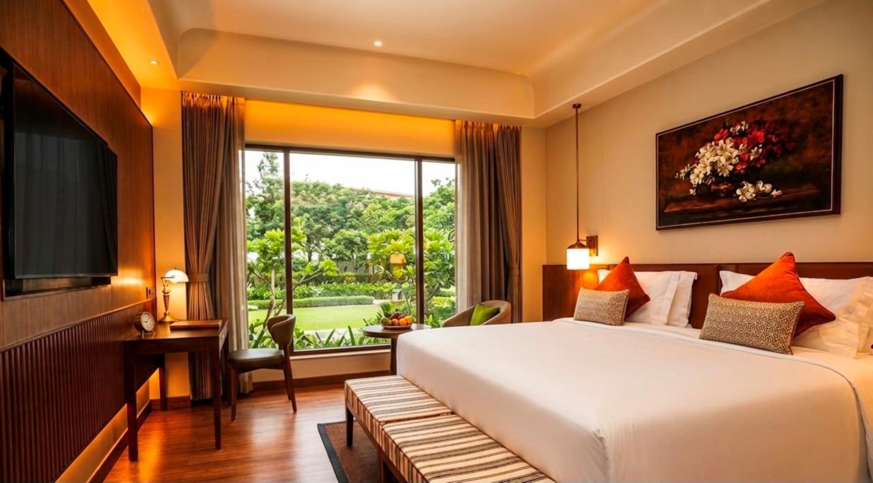 Deluxe, King Bed