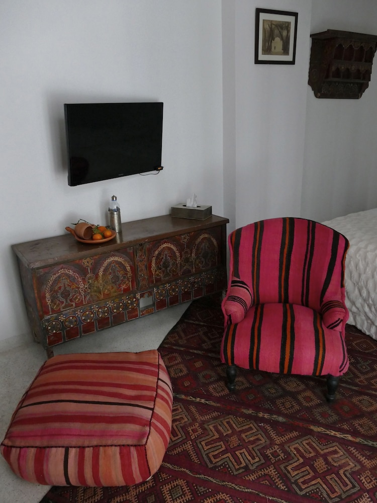 Riad Zebrakaro 16/29