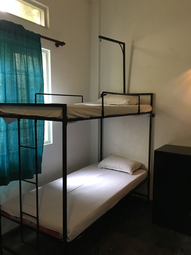Colombo Beach Hostel photo3