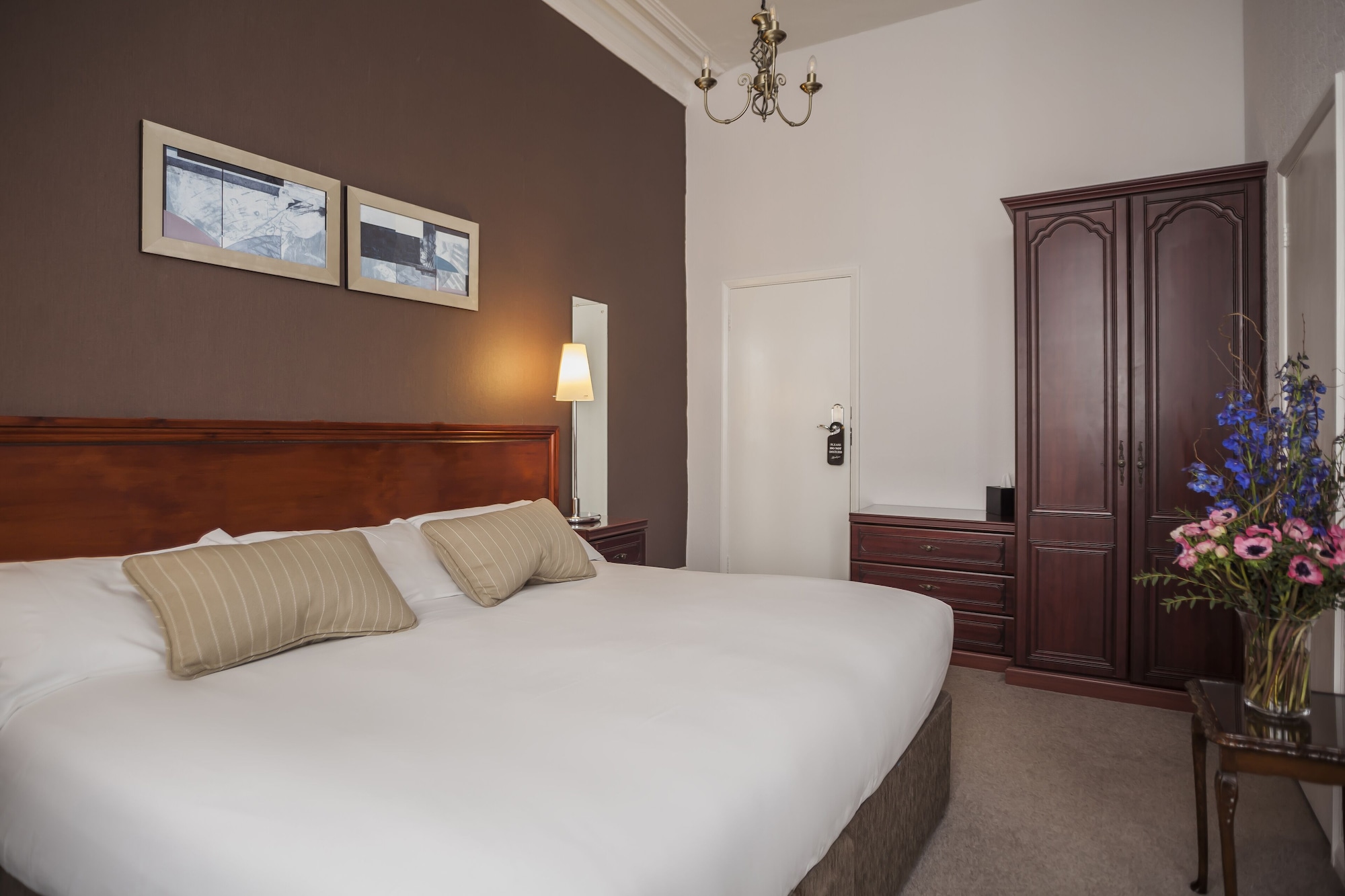 Room at OYO Devonshire Park Hotel, EASTBOURNE