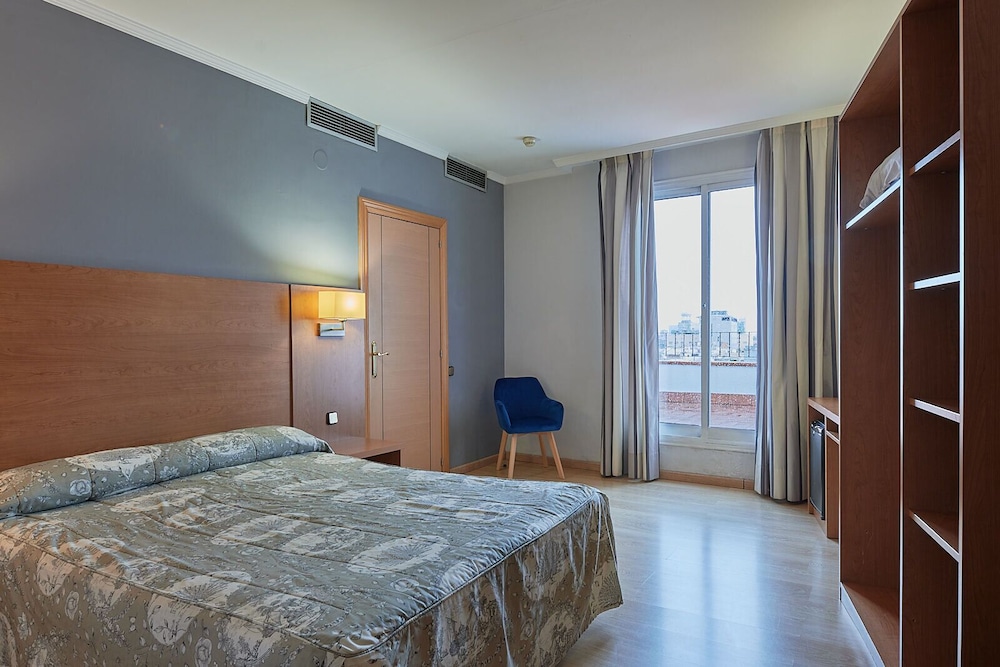 Ramblas Hotel 27/75