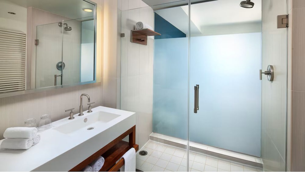 Deluxe, 2 Queen Beds, Resort View, Accessible، W Fort Lauderdale 3/4