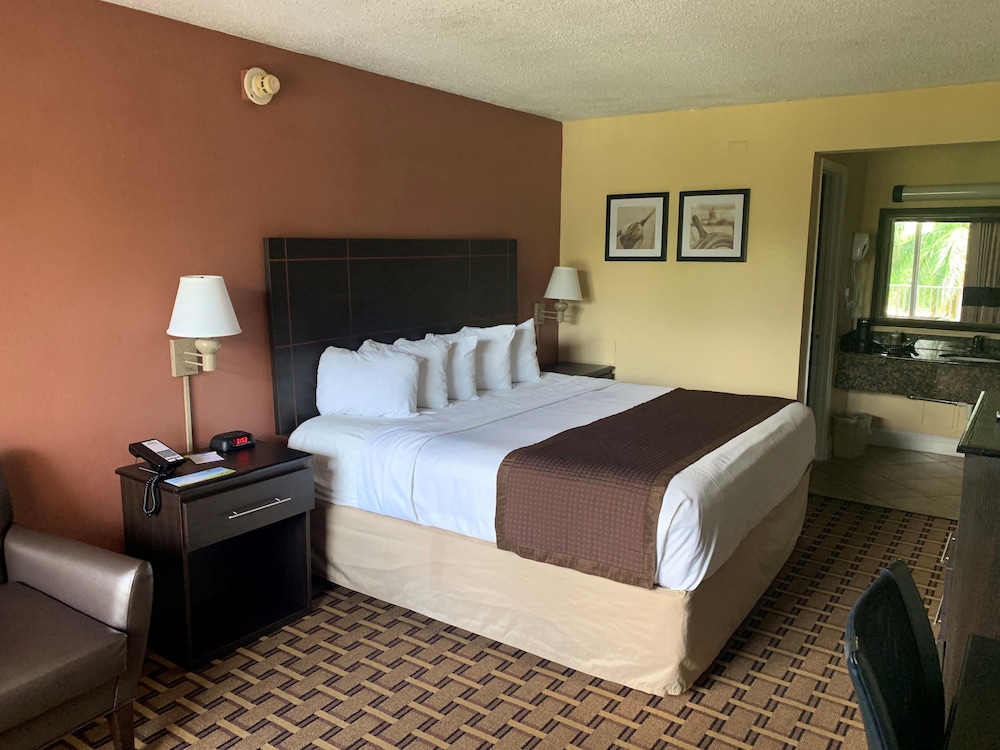 Days Inn By Wyndham Fort Lauderdale-Oakland Park Airport N 9/31