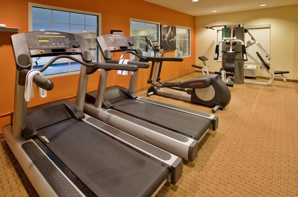 Country Inn & Suites by Radisson, Bloomington-Normal West, IL 34/56