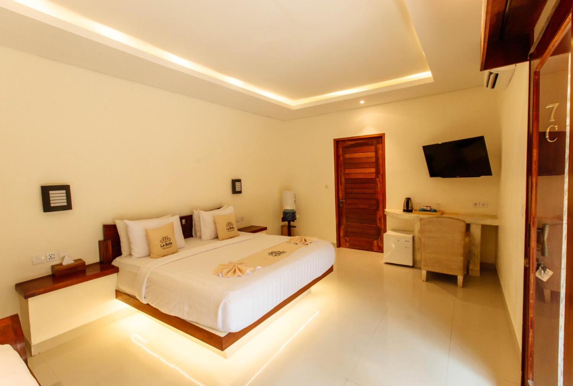 Suite, Double Bed, Shared Pool