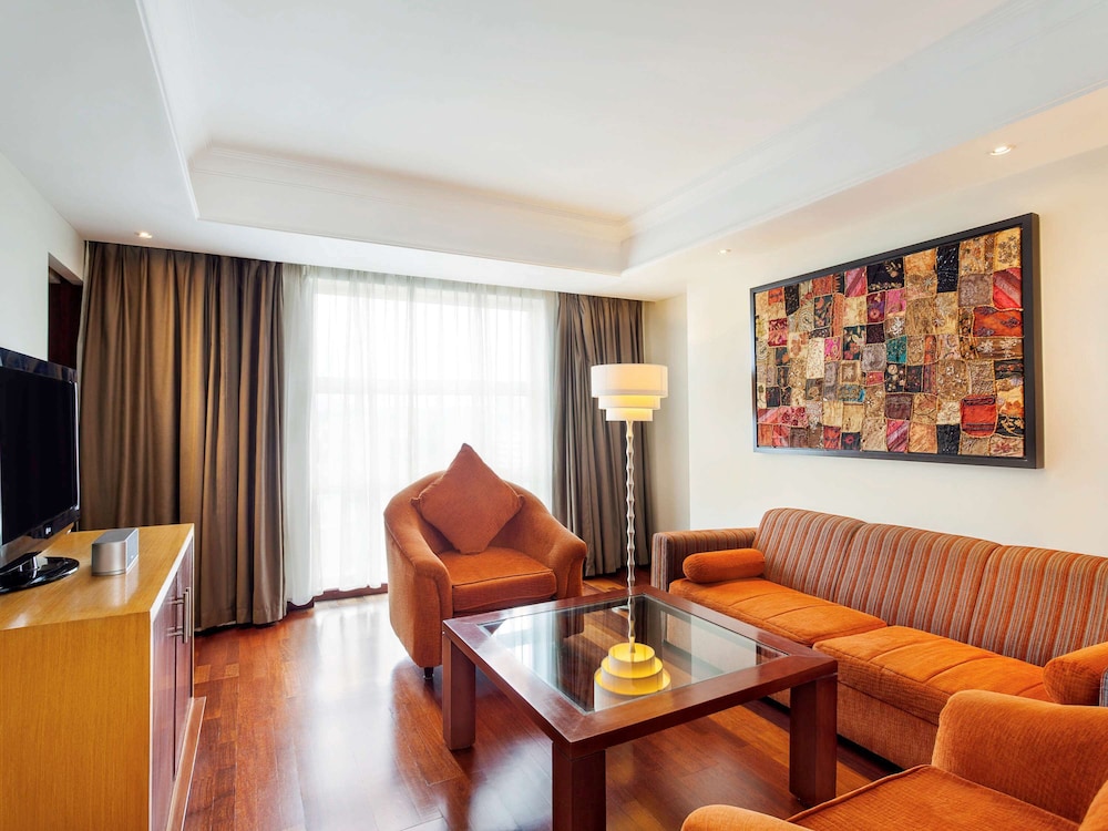 NOVOTEL SEMARANG 45/76