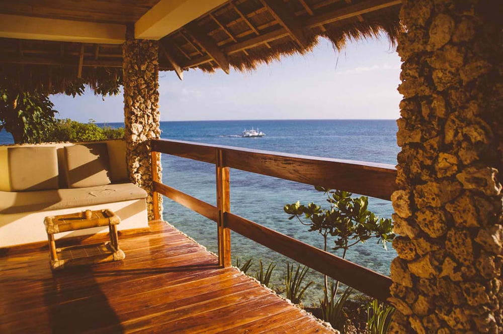 Tepanee Beach Resort 11/63