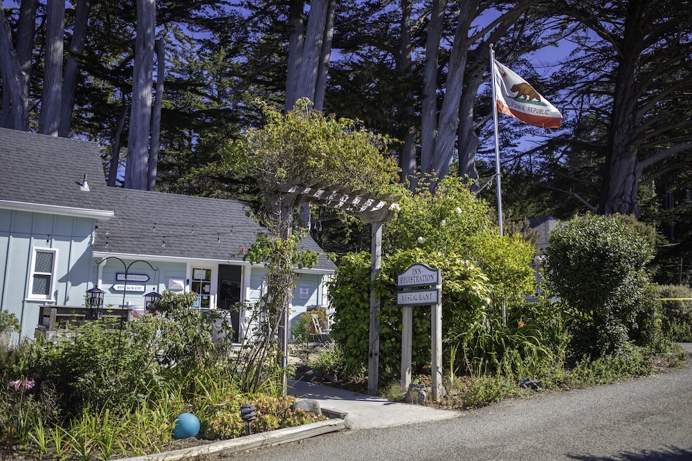The Inn at Schoolhouse Creek 29/64