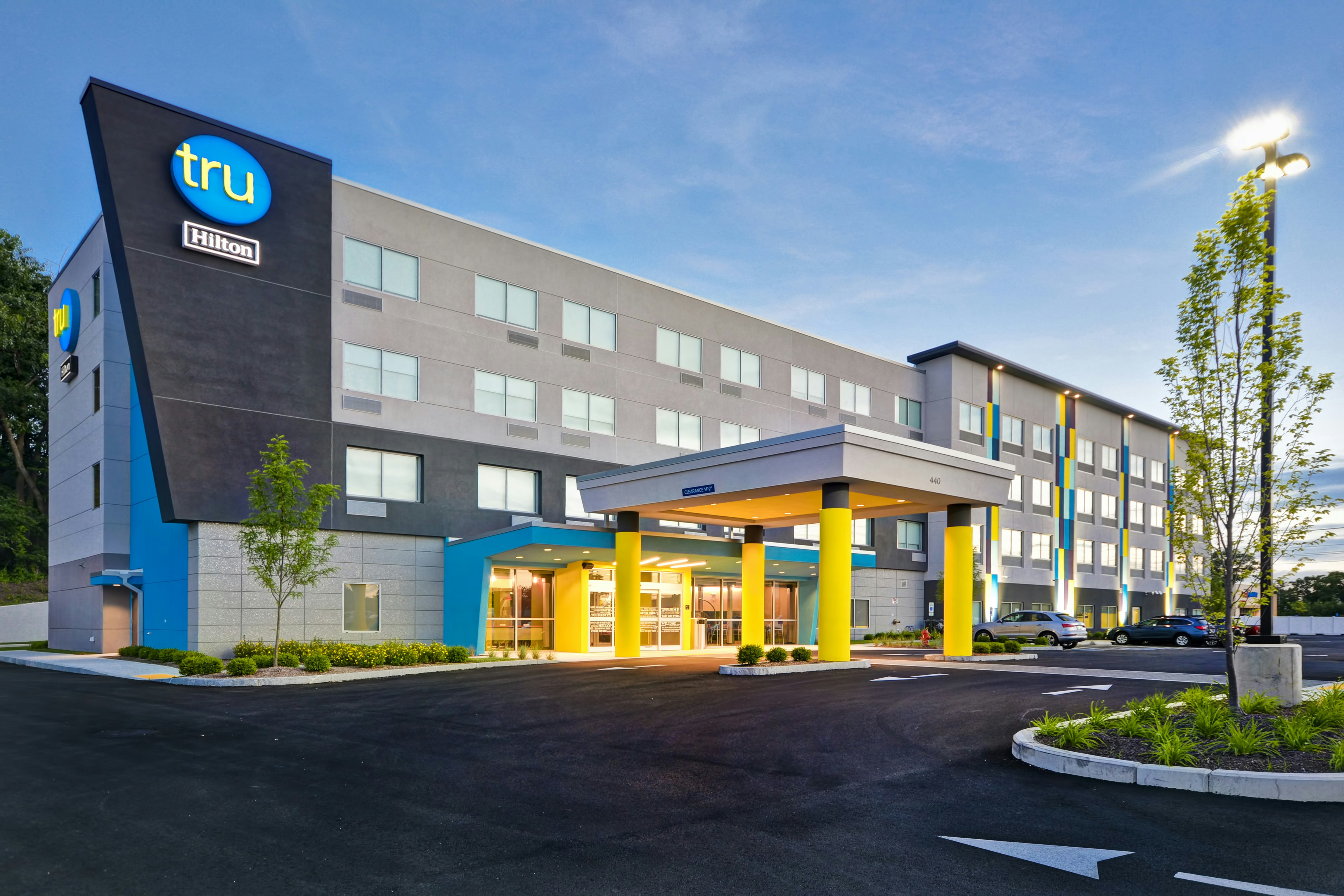 Tru By Hilton Chicopee Springfield 4/38