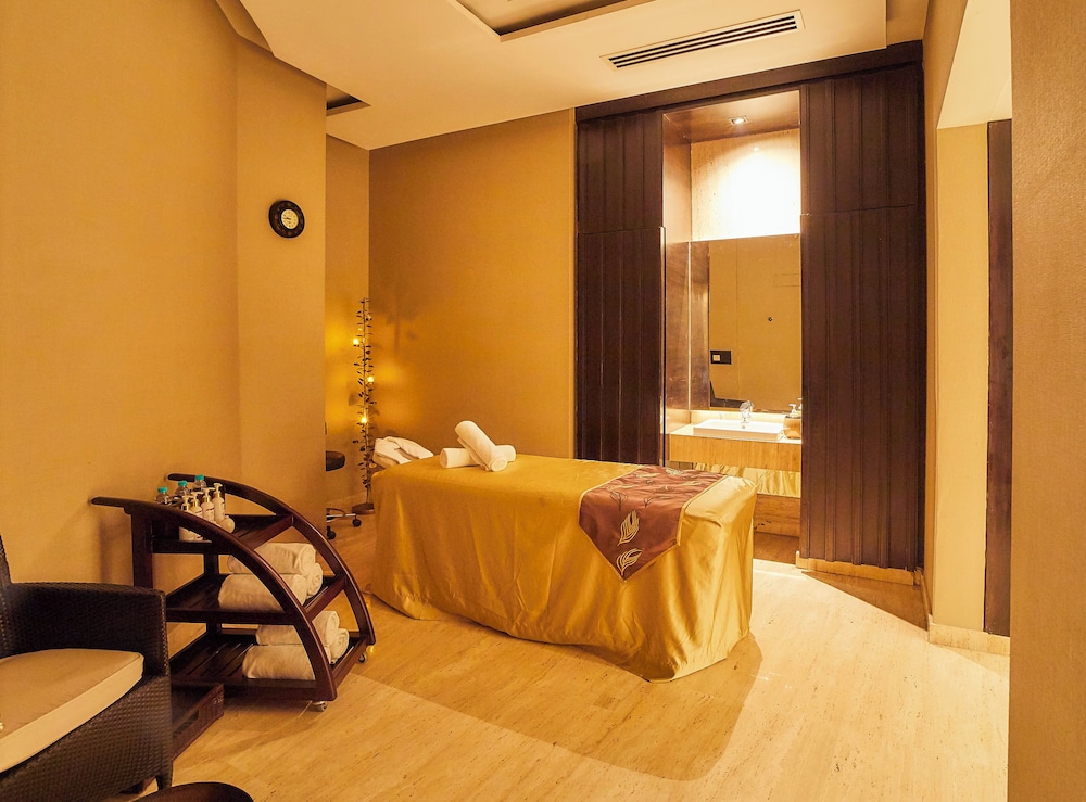 Crowne Plaza Rohini 38/73