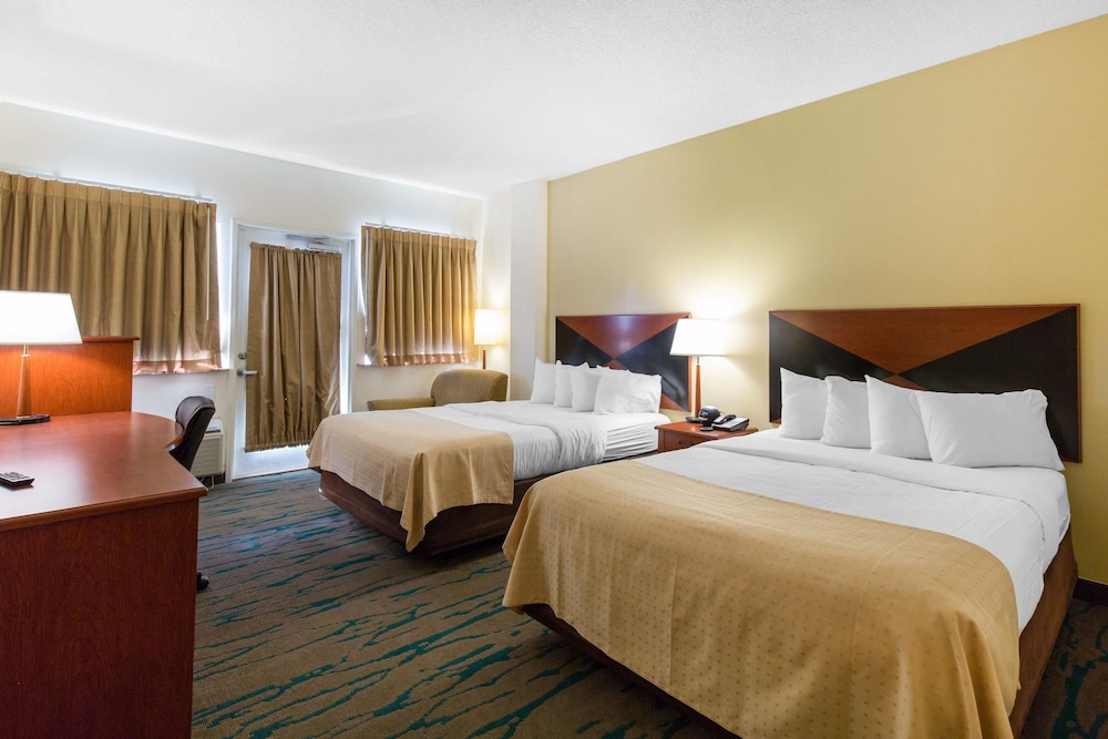Gateway Hotel Suites Ascend Hotel Collection 14/33