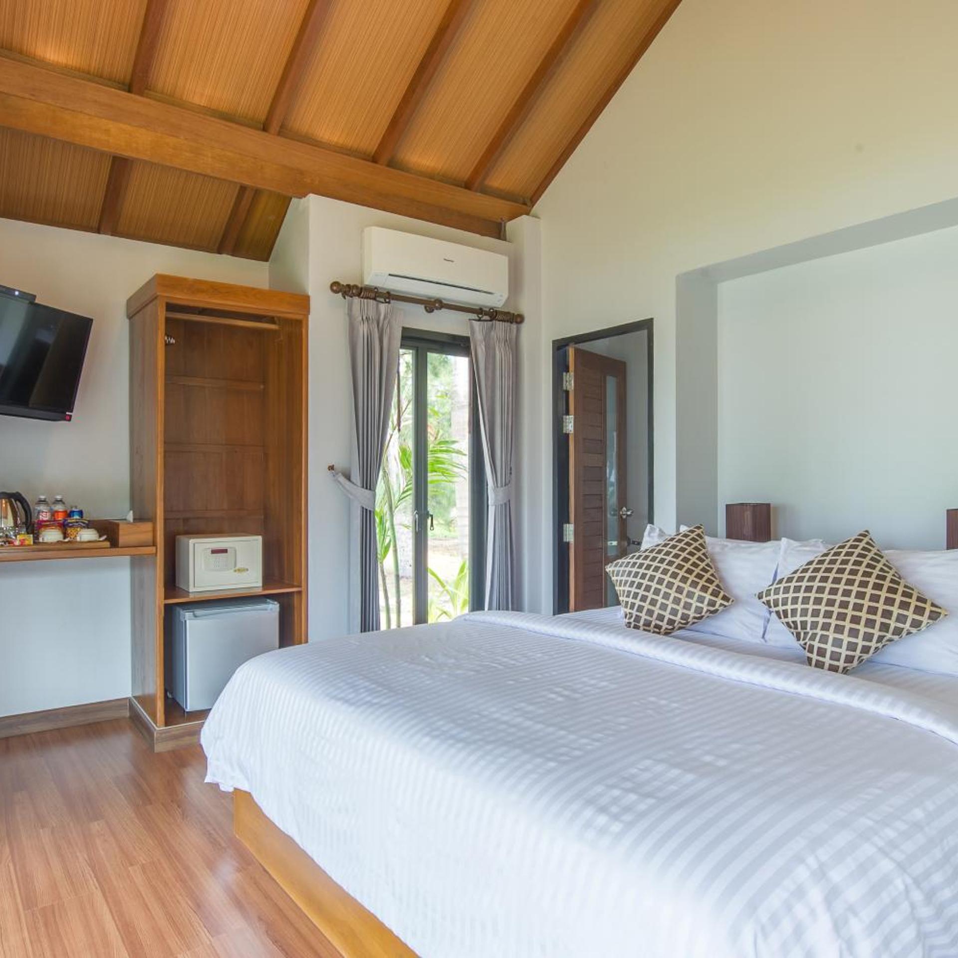 Bungalow, Beach Front