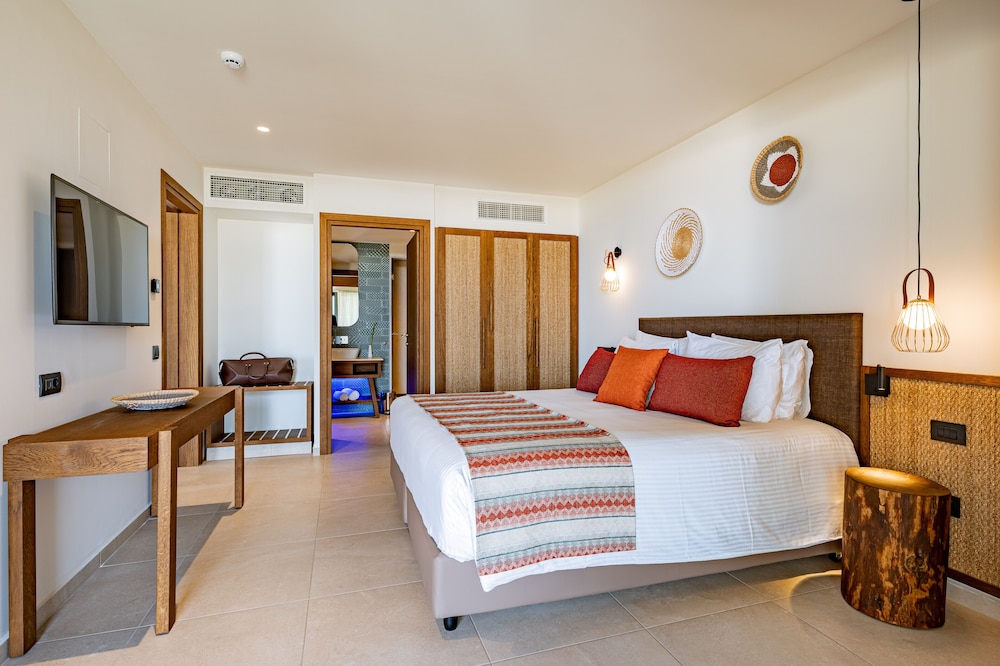 Minos Ambassador Suites Spa 12/50