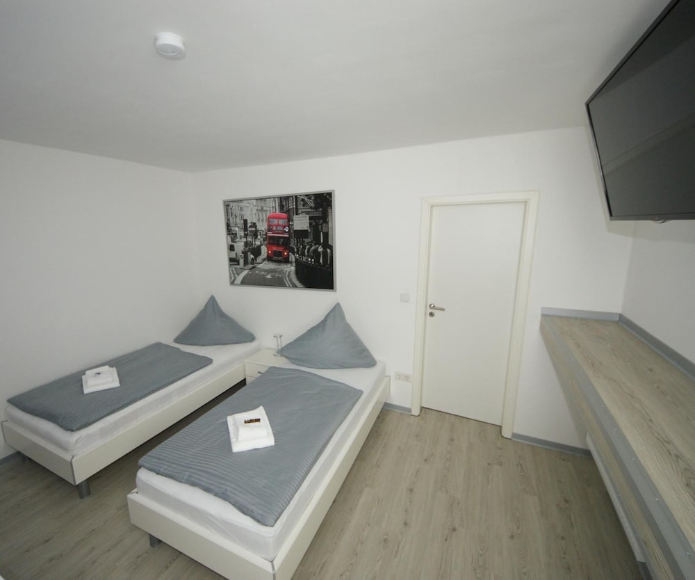 Hotel am Rosenplatz 15/51