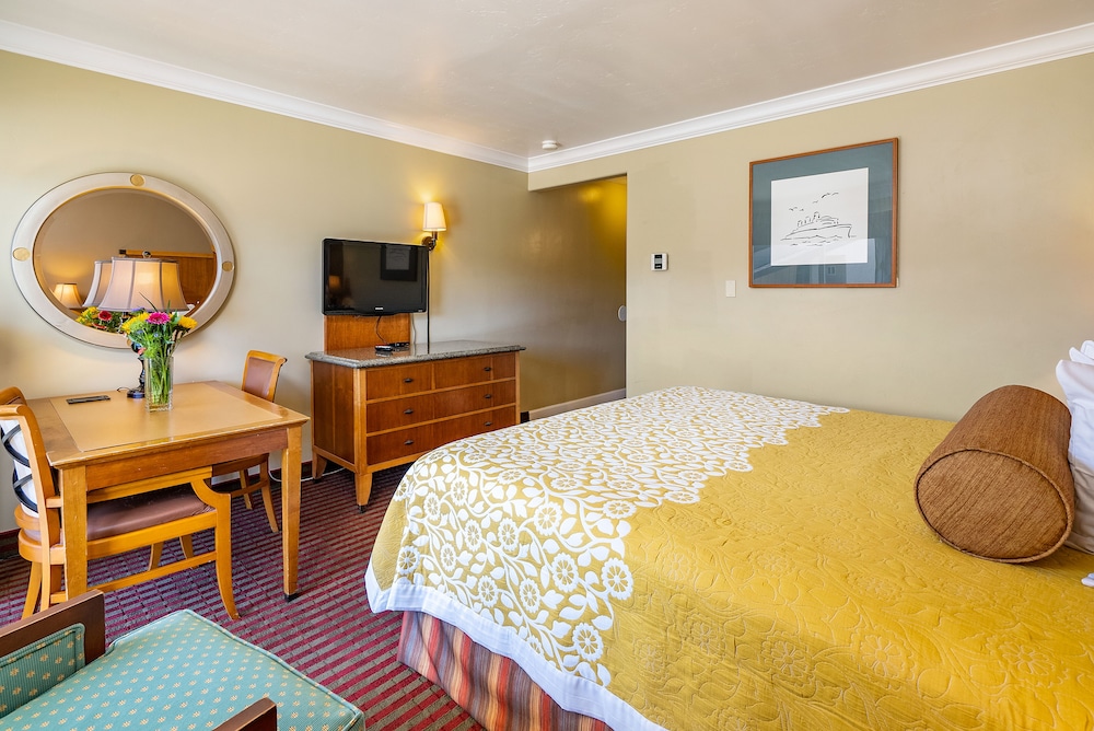 Aloha Inn 28/53