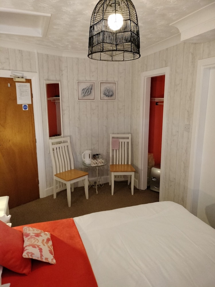 The Hilary Guest House 25/43