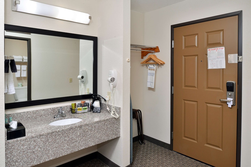 Best Western Big Spring Lodge 24/47