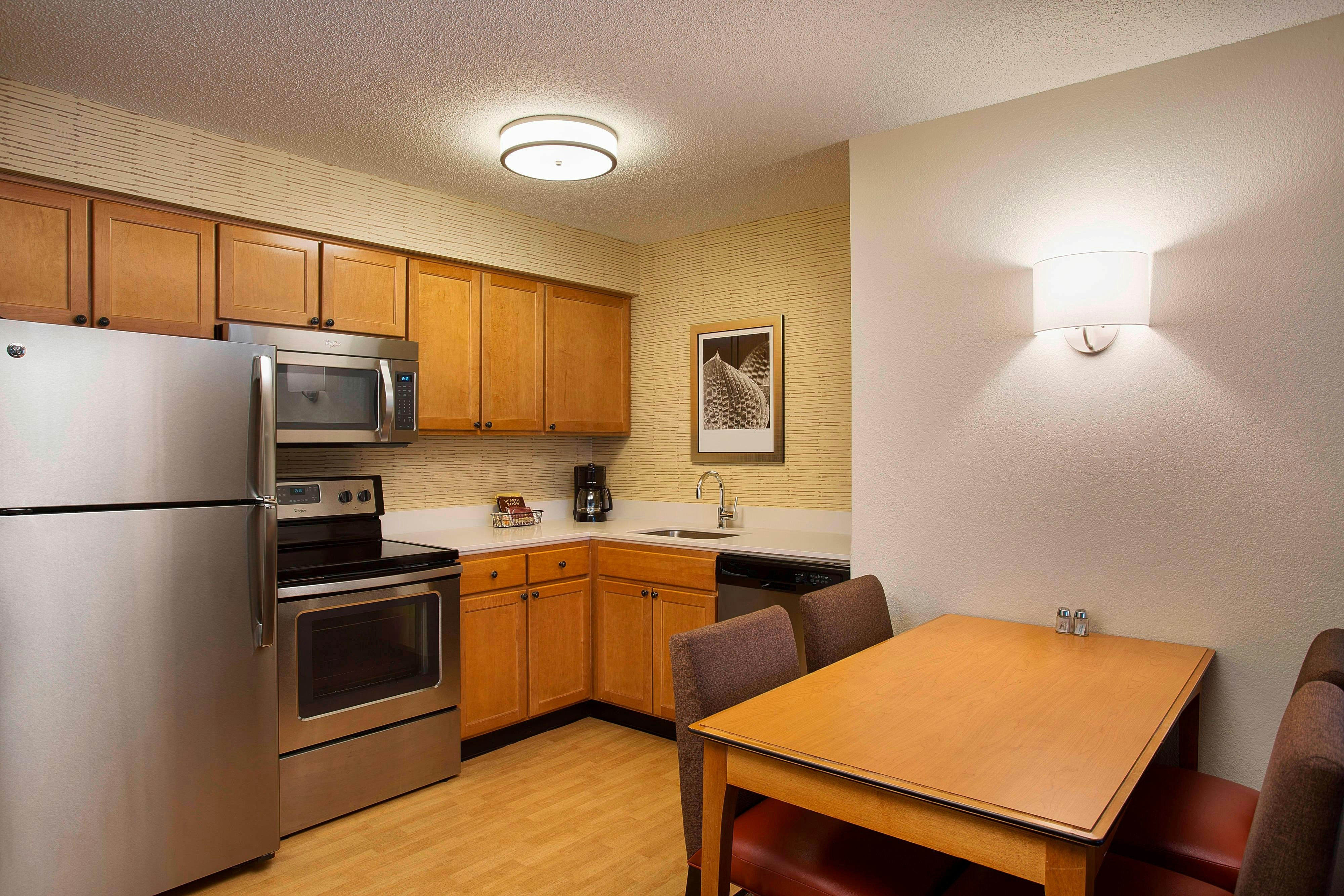 Residence Inn Detroit Novi 17/22