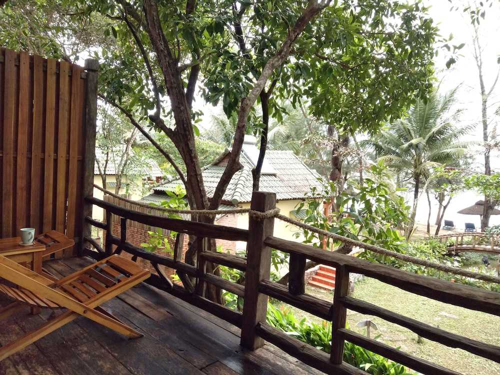 Ancarine Beach Resort 59/72
