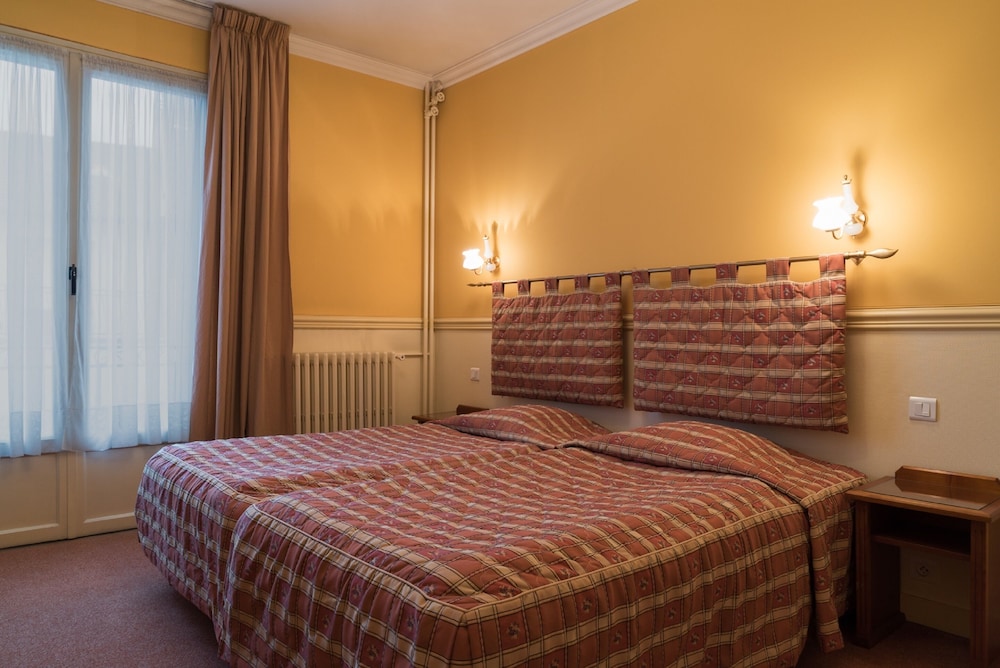 Hostellerie des Trois Pigeons, Paray-le-Monial 6/64