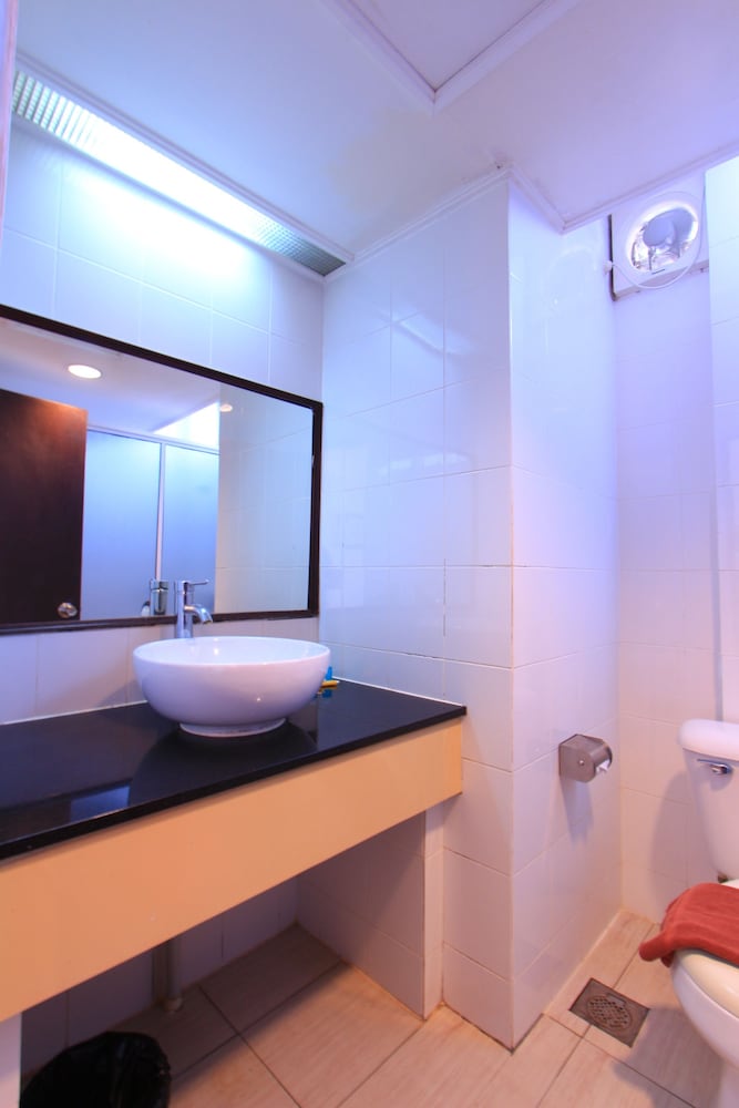 Telang Usan Hotel 43/44