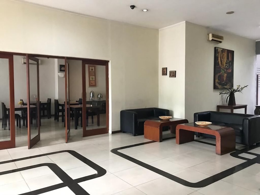 N Hotel 34/44