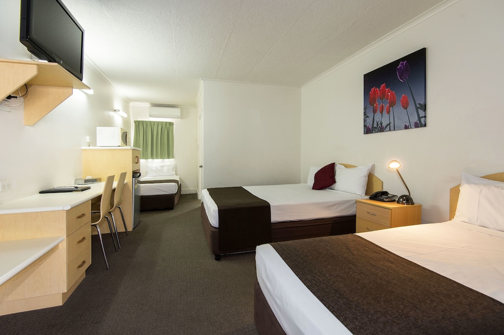 Coral Sands Motel 12/32
