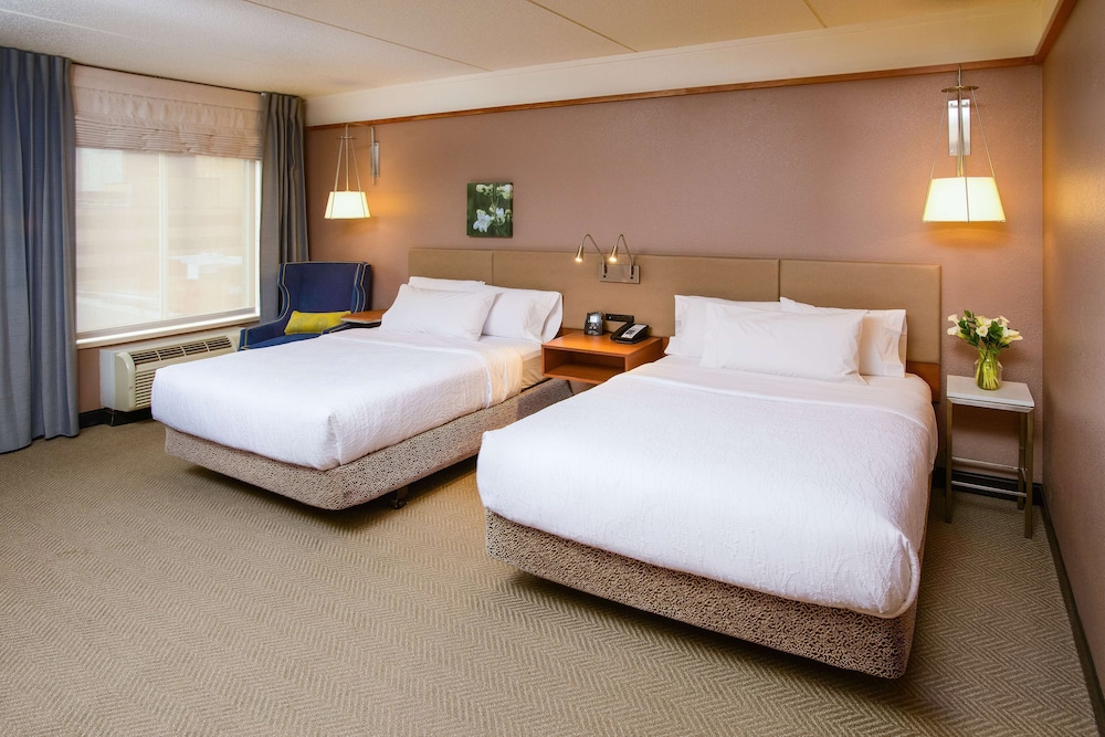 Hilton Garden Inn Rochester Downtown MN 10/40