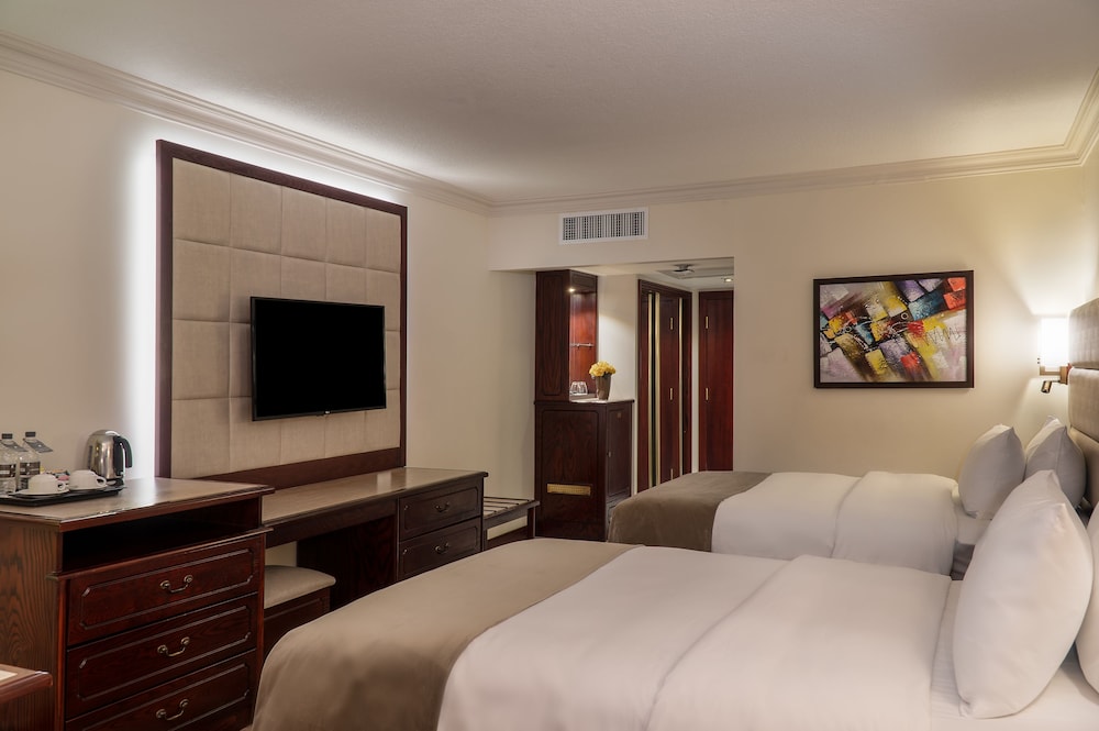 PREMIUM ROOM