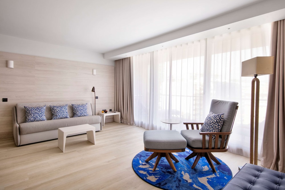 RADISSON BLU NICE 48/75