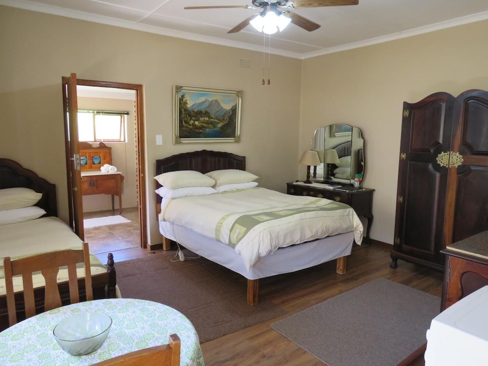 Sandy's Place 6/45