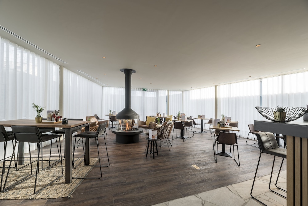 Premier Suites Plus Antwerp 54/62