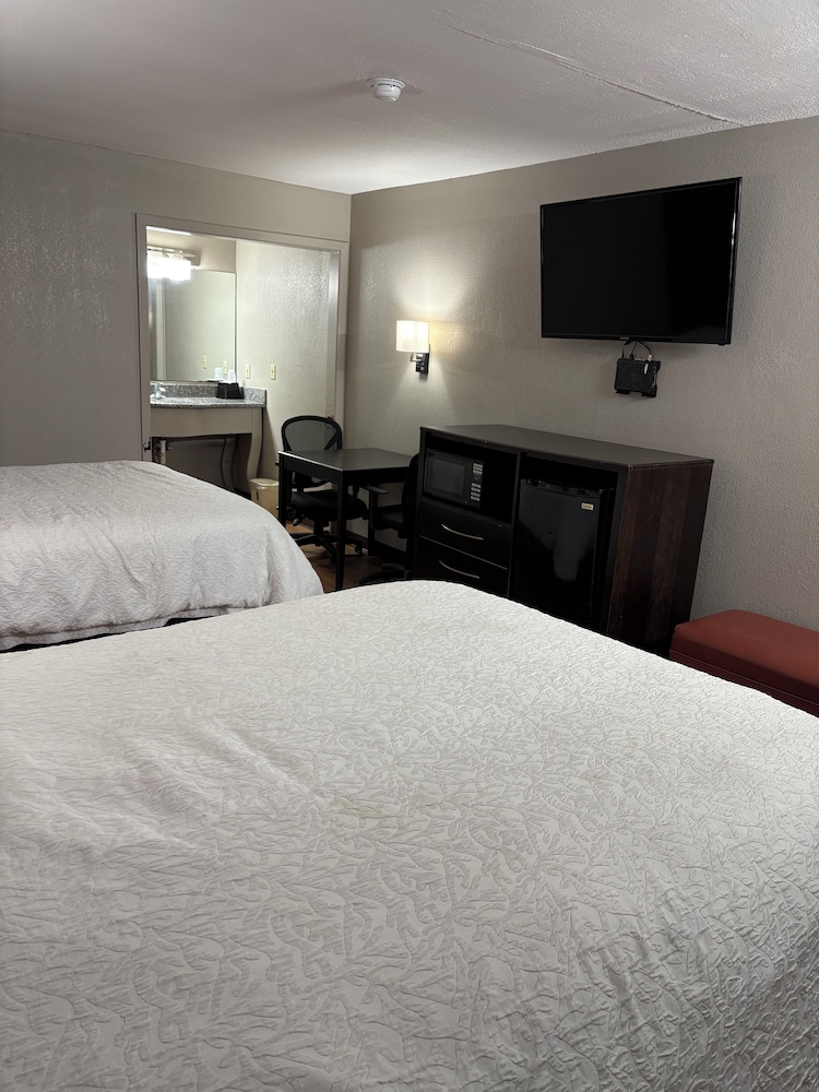 Relax Inn & Suites 4/21