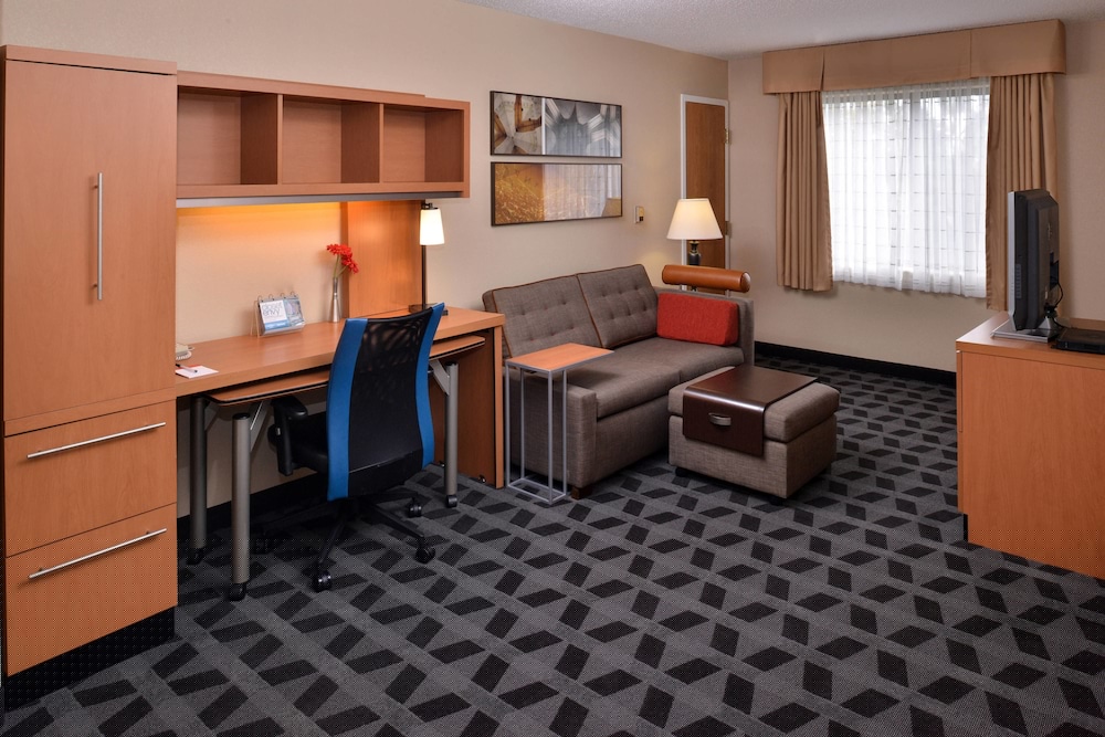 TownePlace Suites Detroit Warren 41/63