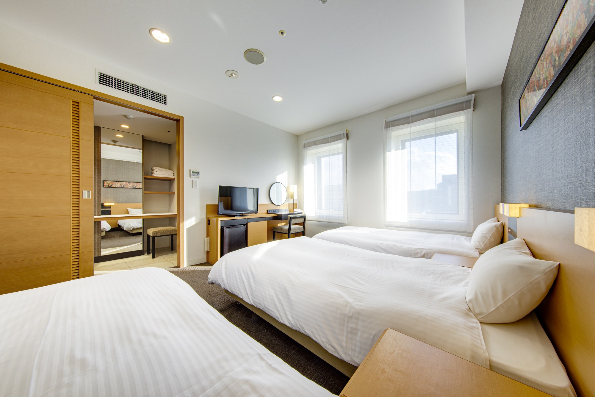 Room, Triple