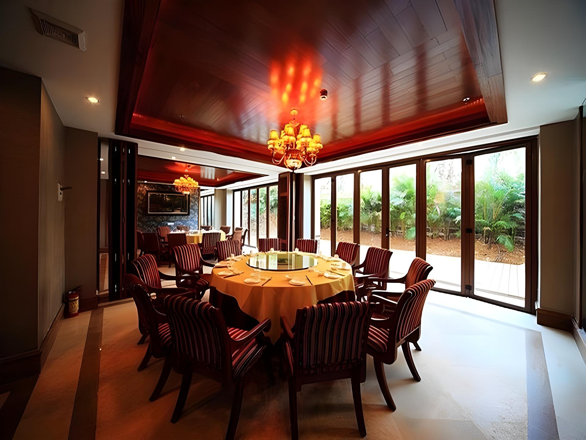 Xinglong Old Banyan Hotel 14/19