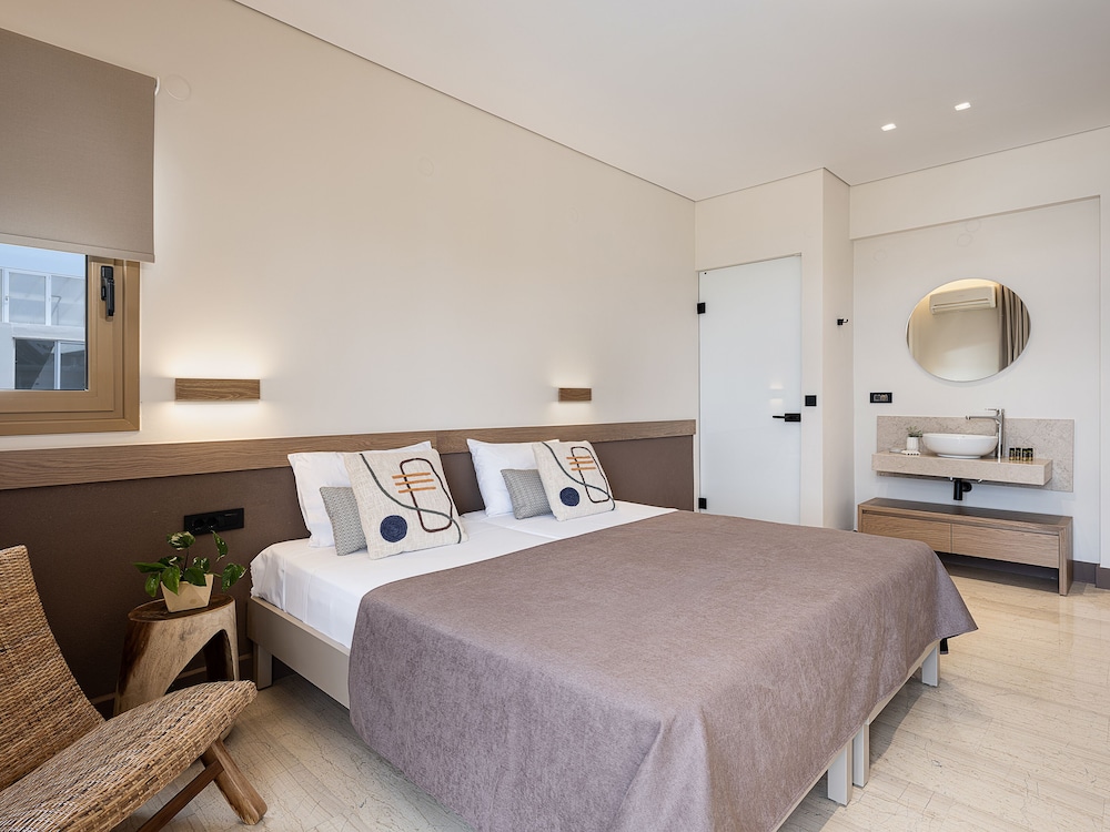 Esperides Beach Hotel Apartments 16/50