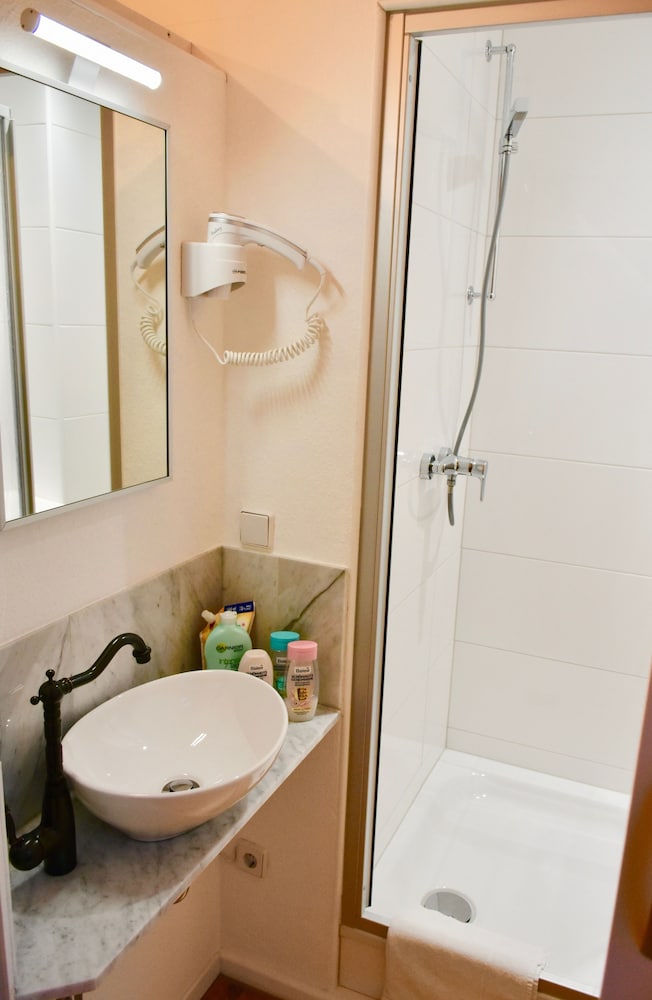2 BEDROOMS, DESIGN, APARTMENT