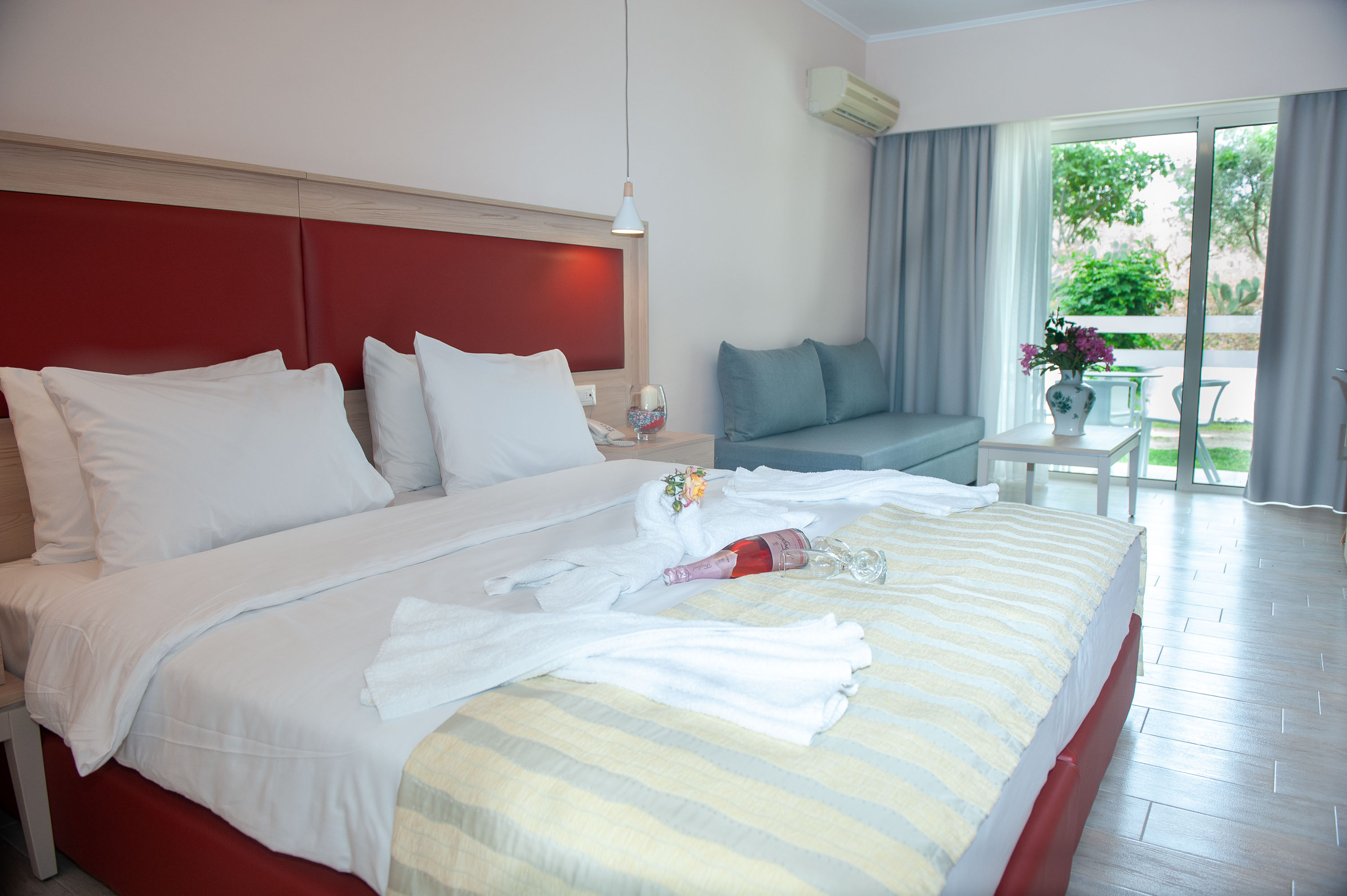 Deluxe, Double Bed