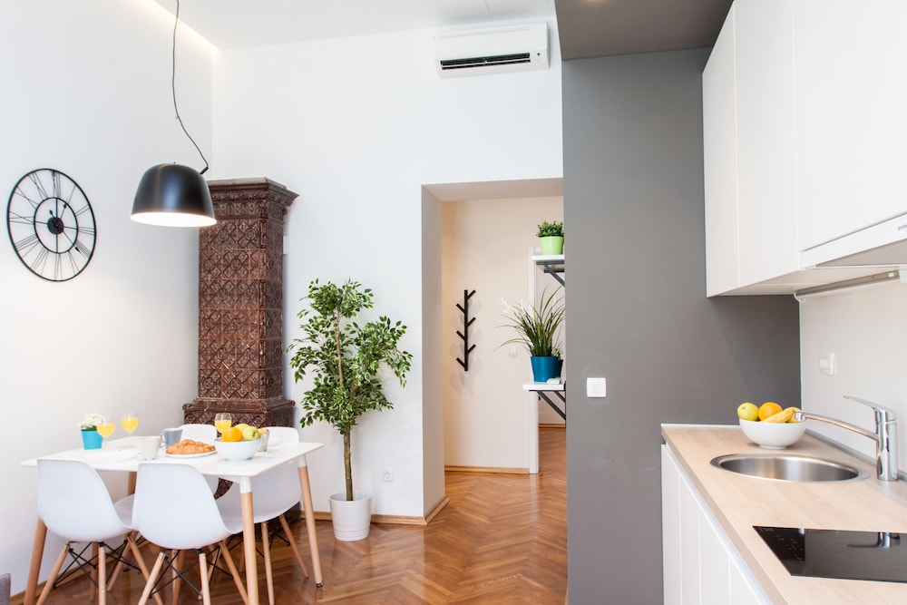 Loox Serviced Apartments Hatzova 22/33