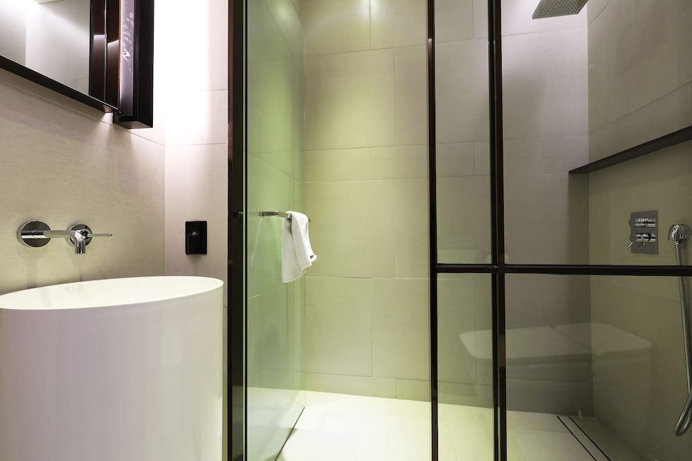 KYND HOTEL 48/50