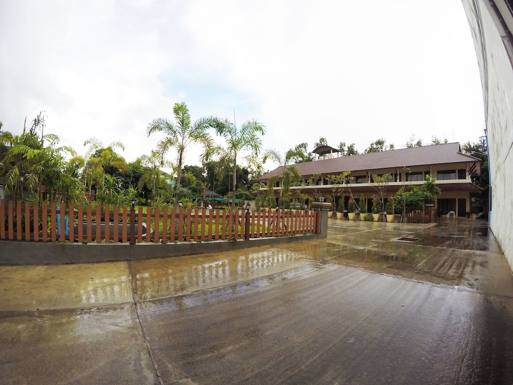 Baan Supannikar Boutique Hotel 23/26