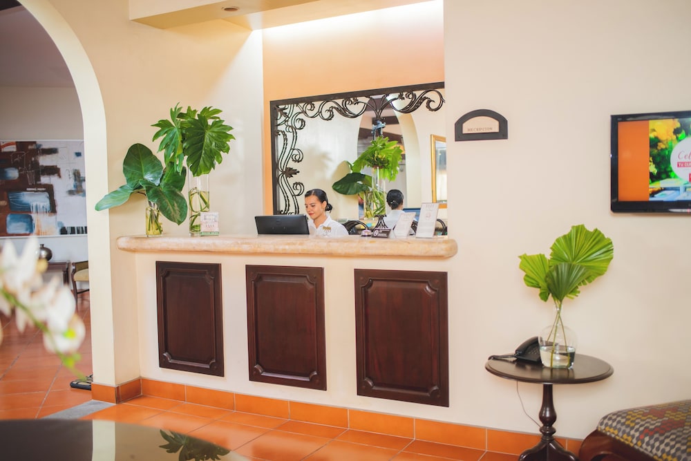 Hotel Los Portales 6/50