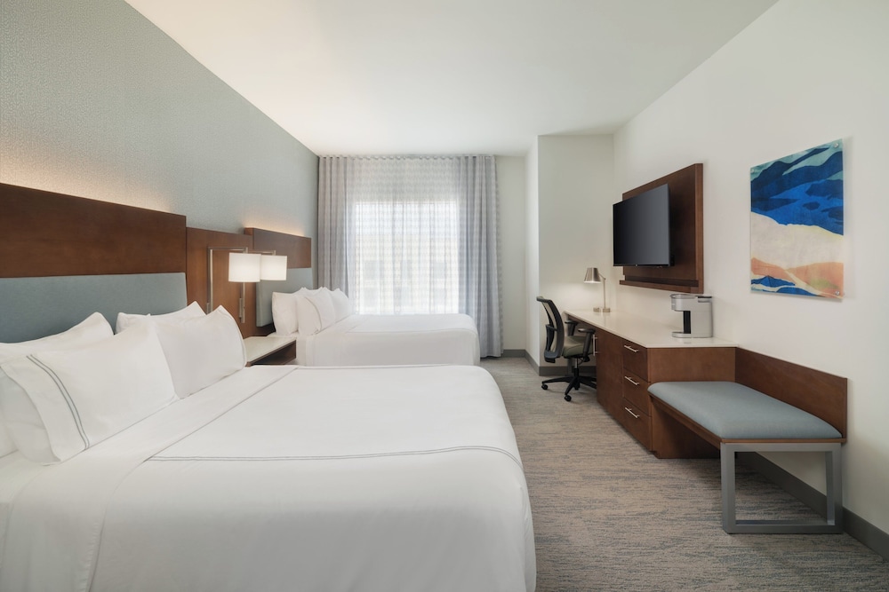 Premium, 2 Queen Beds, Accessible
