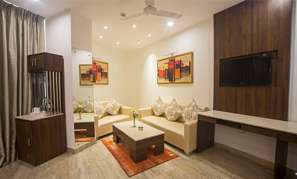 Shanti Palace 49/71