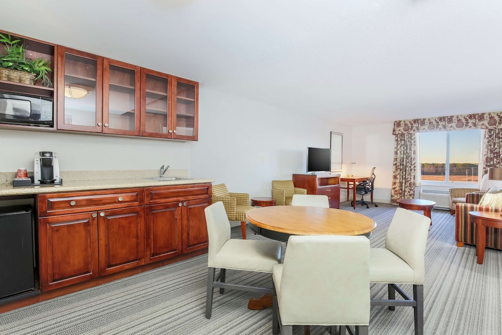 Hilton Garden Inn Roanoke Rapids 9/47