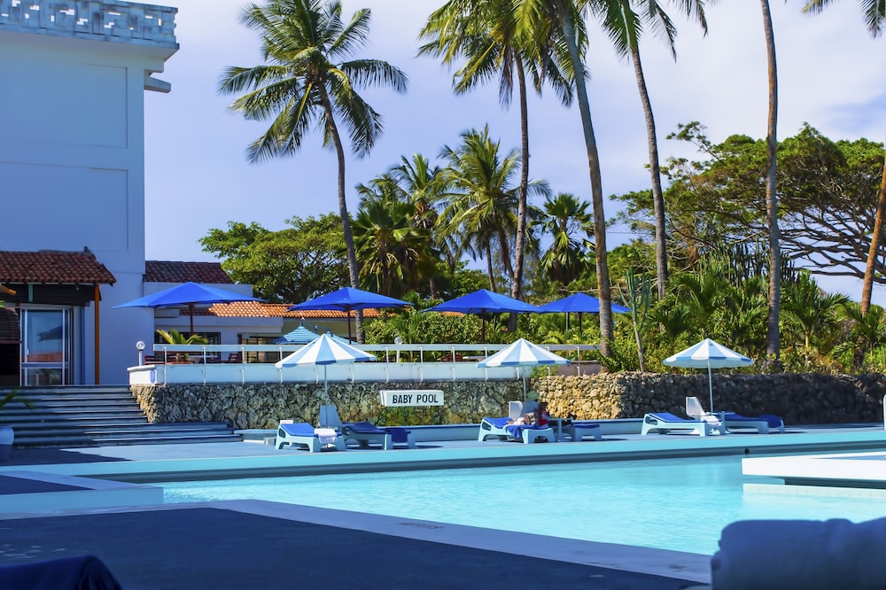 Mombasa Beach Hotel 30/39