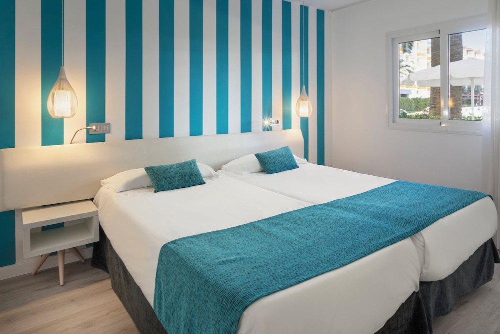 1 BEDROOM, GARDEN, PREMIUM, APARTMENT, TWIN BEDS, SOFA, PRIVATE GARDEN, POOL ACCESS