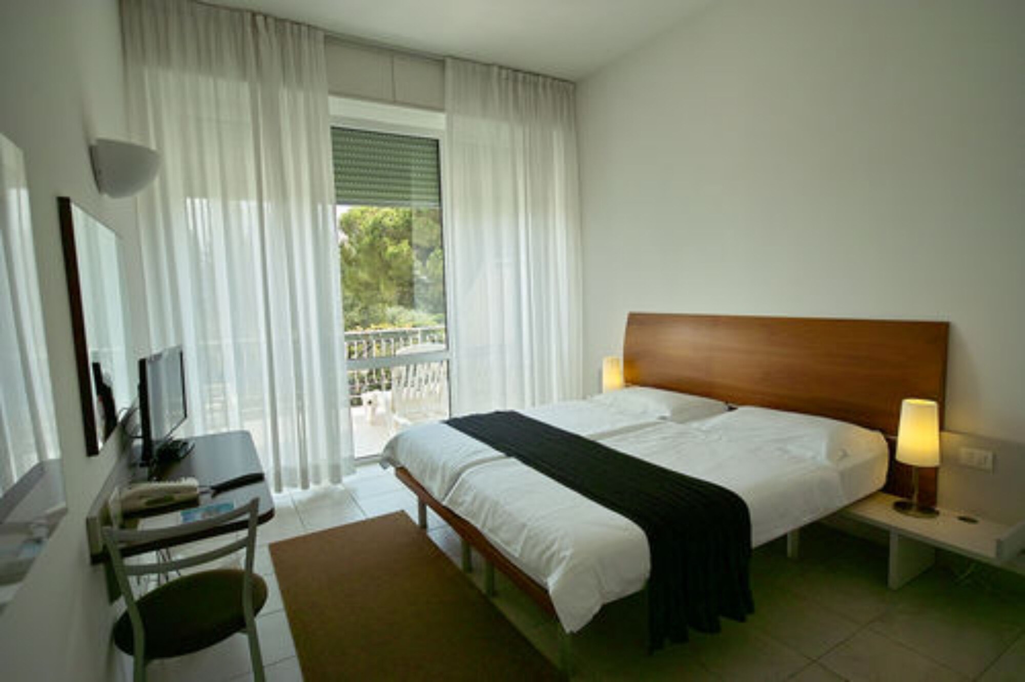 Superior, Queen Bed, Sea Front, Terrace