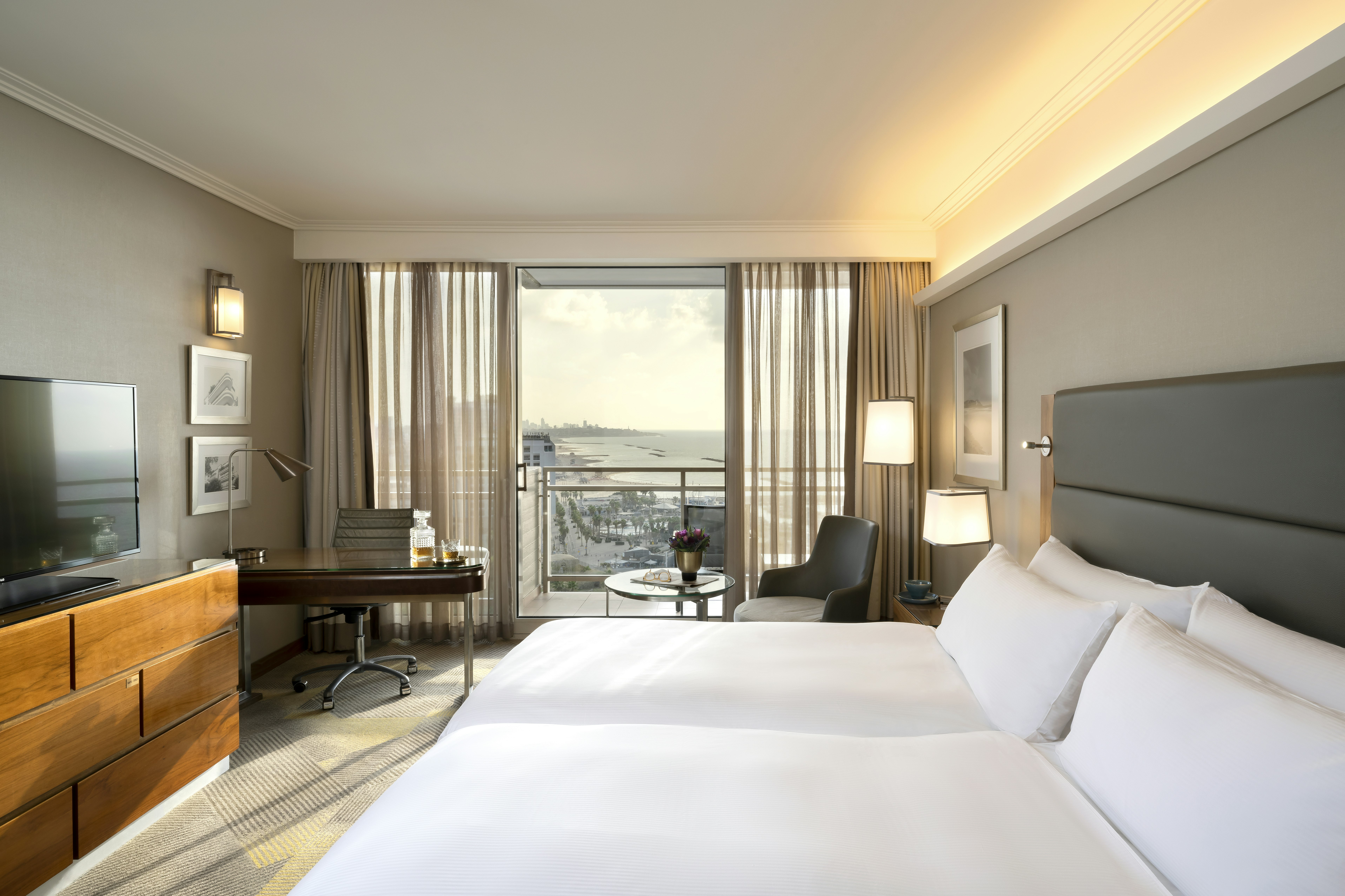 EXECUTIVE, TWIN BEDS, SEA VIEW